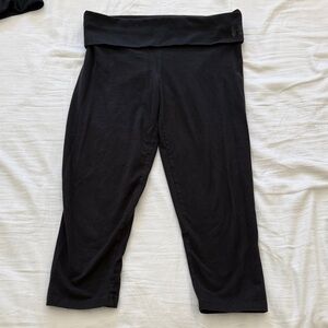 Victoria’s Secret Black Fold-Over Waist Capri Pants